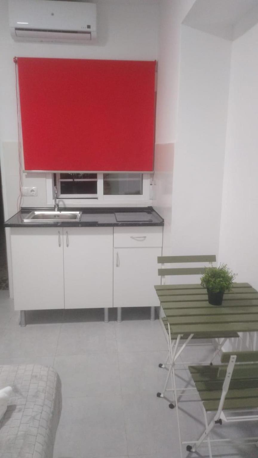 Estudio Encantador Cerca Del Carrefour Rosaleda 1 Málaga Eksteriør billede
